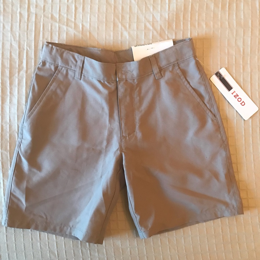Boys size 6 khaki Izod shorts